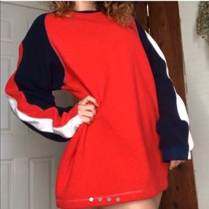 TOMMY JEANS OVERSIZED CREW SWEATER